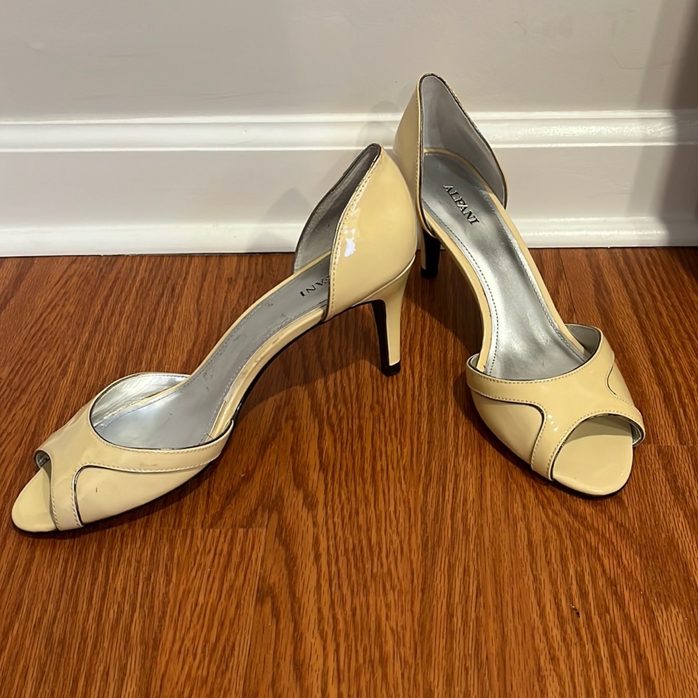 Alfani pumps size 8 1/2 color bone 3” heel